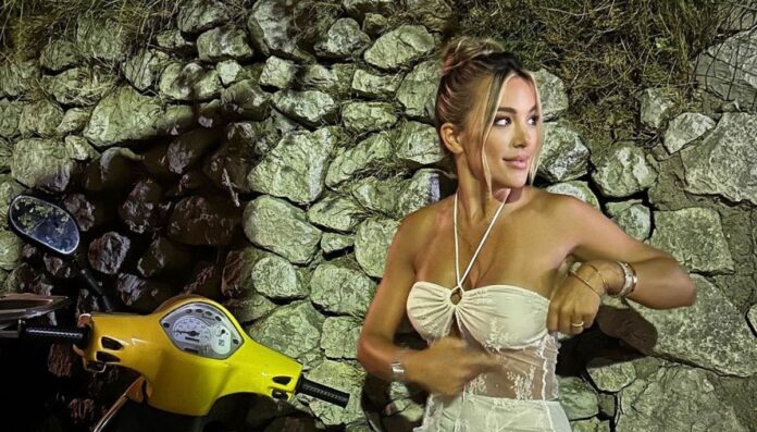 where is Alex Hall from where is Alex Hall from