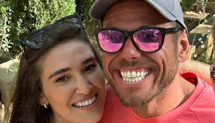 Ross Edgley With His Girlfriend Ross Edgley With His Girlfriend