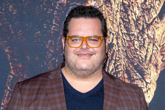 Josh Gad Smiling For The Camera Josh Gad Smiling For The Camera