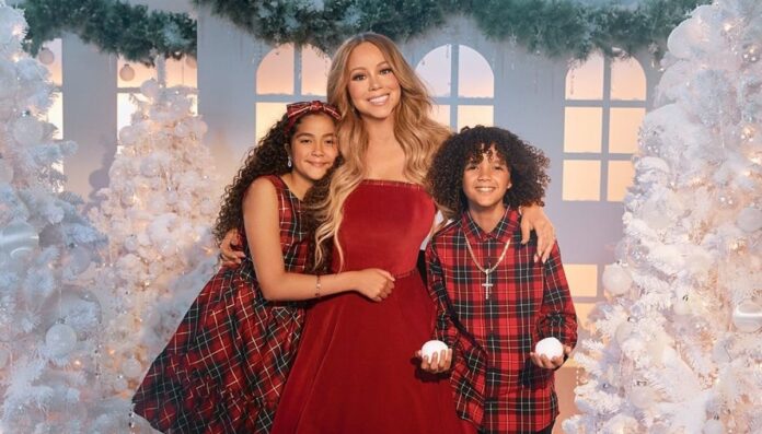 Mariah Carey with her twins kids, Moroccan and Monroe Mariah Carey with her twins' kids, Moroccan and Monroe