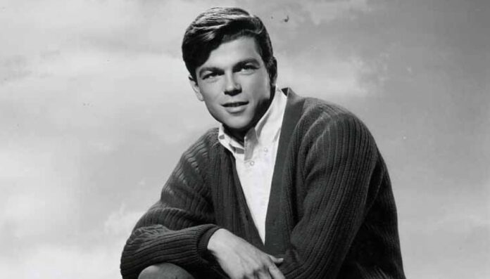 The Veteran Actor Robert Logan The Veteran Actor Robert Logan