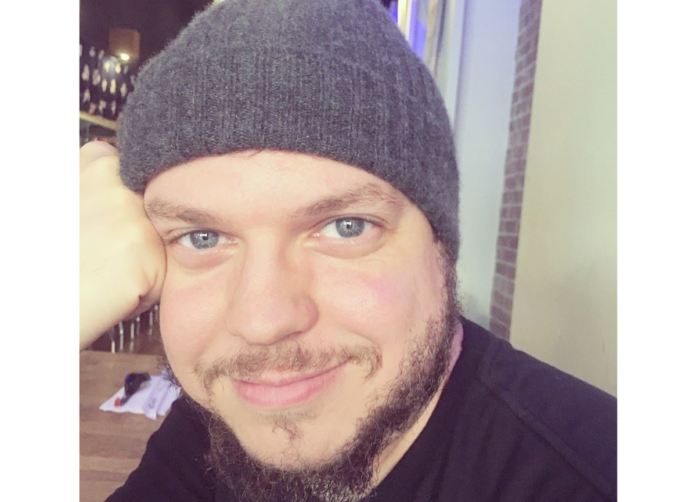 Flynn Jones' Net Worth, Estimated From His Narrating Career Flynn Jones crediting his wife Lorena Monagas both for the picture and the smile in the picture