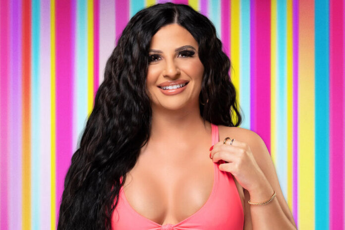 Hannah Smith is a former contestant from Love Island. Hannah Smith is a former contestant from Love Island.