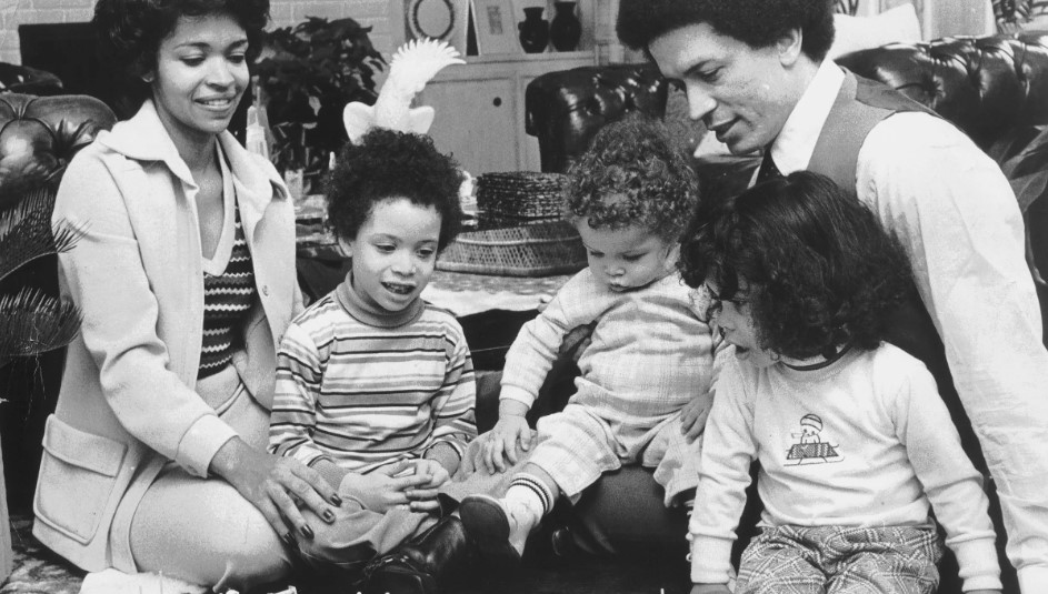 Harold Ford Jr. along with his parents and siblings