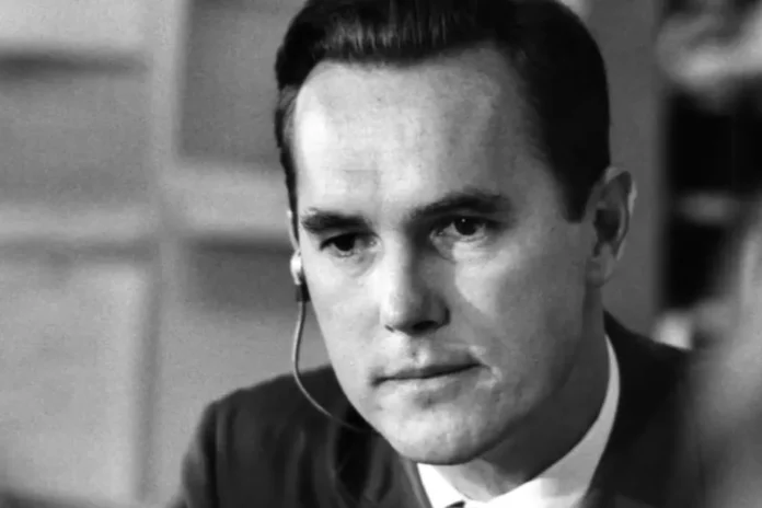 Tom Jarriel was the former ABC news anchor. Tom Jarriel was the former ABC news anchor.