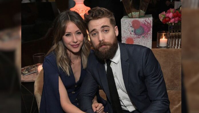 Dustin Milligan is currently in a happy relationship with his long-time girlfriend, Amanda Crew Dustin Milligan is currently in a happy relationship with his long-time girlfriend, Amanda Crew