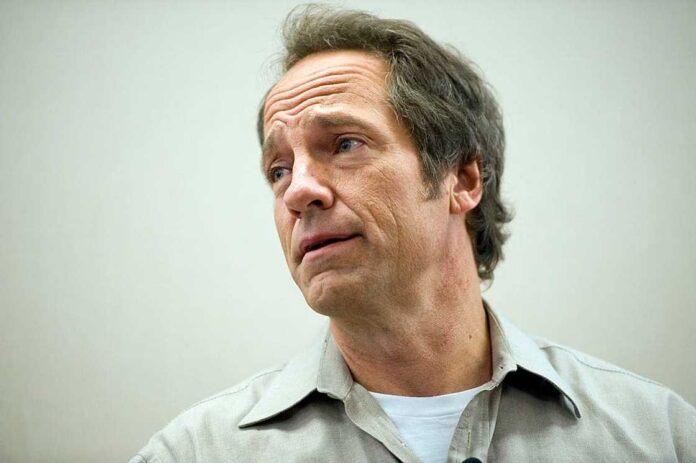 Mike Rowe is not likely to have a wife. However, he is allegedly in a long term relationship. Mike Rowe is not likely to have a wife. However, he is allegedly in a long term relationship.
