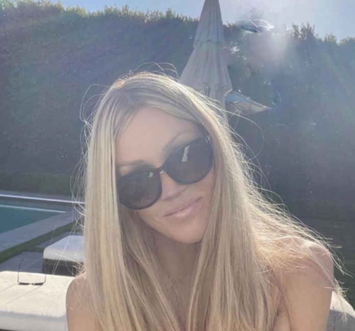 Tina Trahan is famous for not only buying a grand mansion but also for her plastic surgery Tina Trahan is famous for not only buying a grand mansion but also for her plastic surgery