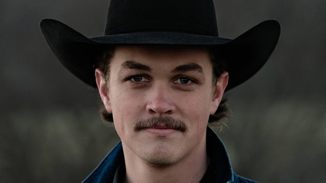 Zach Top allegedly has a girlfriend but nothing has been confirmed till now. Zach Top allegedly has a girlfriend but nothing has been confirmed till now.