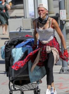 Once With A Net Worth Of $1.6 Million, Loni Willison Now Lives Homeless