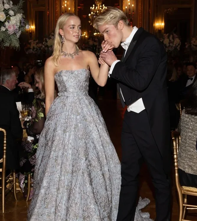 Olivia Meijer and her brother belong to influential parents who work with real estate and wine. Olivia Meijer and her brother belong to influential parents who work with real estate and wine.