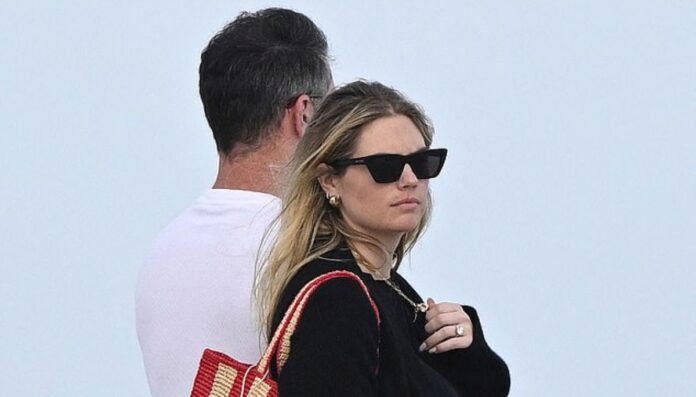 Kate Upton With Her Husband In A Beach Kate Upton With Her Husband In A Beach